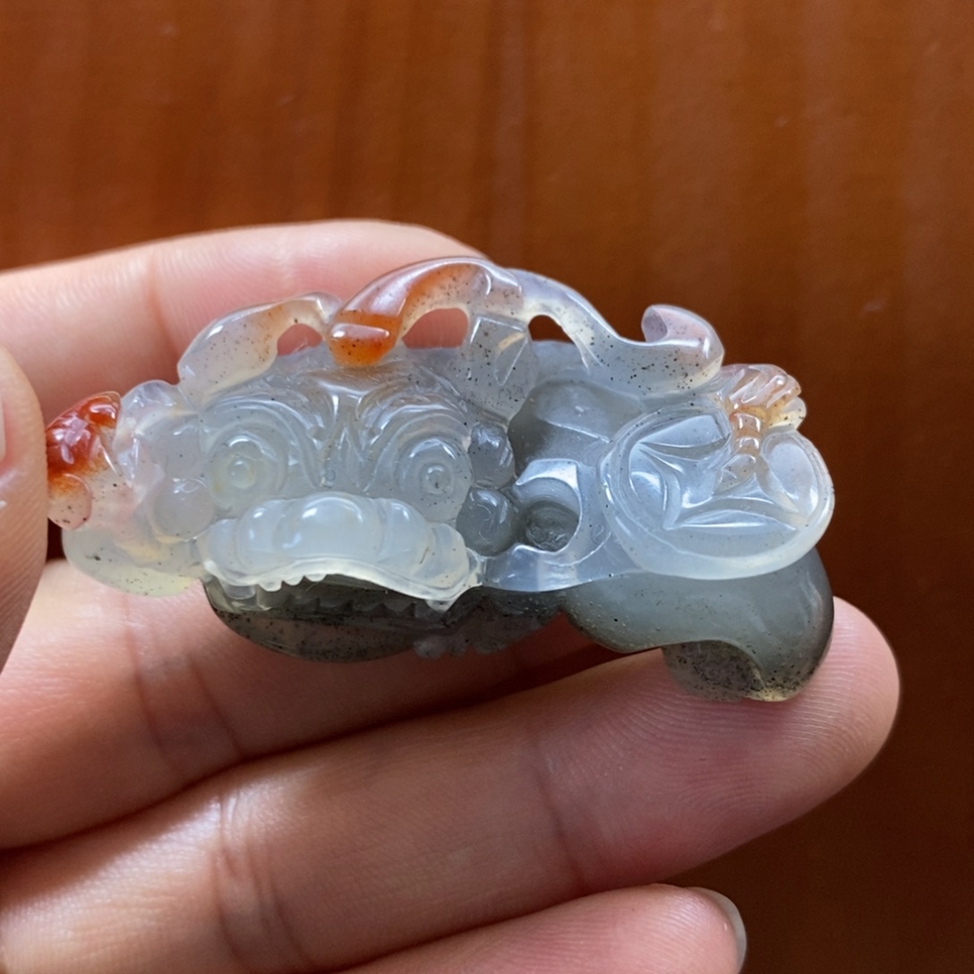 石英质玉（黄龙玉）未镶嵌颈饰
