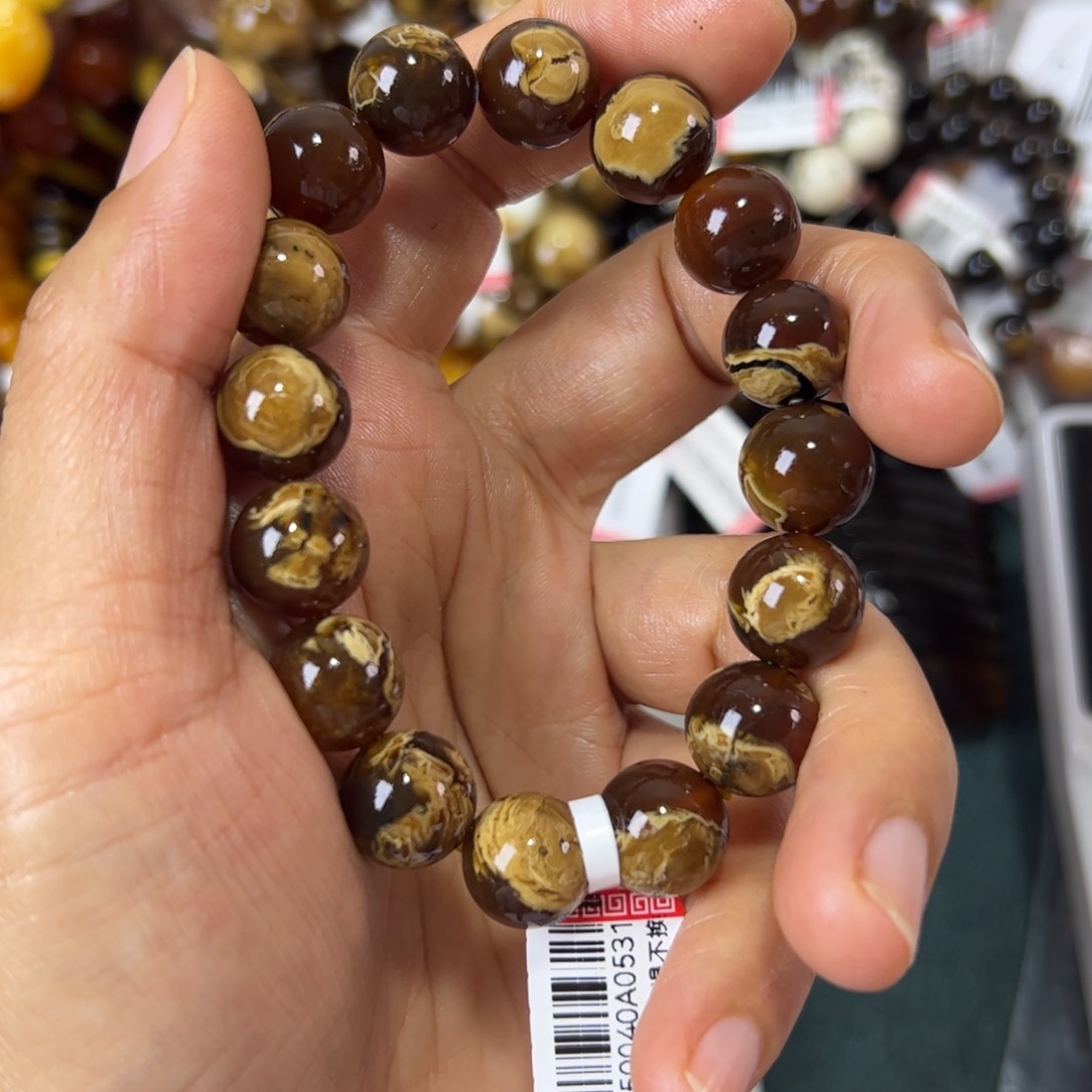 未镶嵌琥珀珠宝奇石848