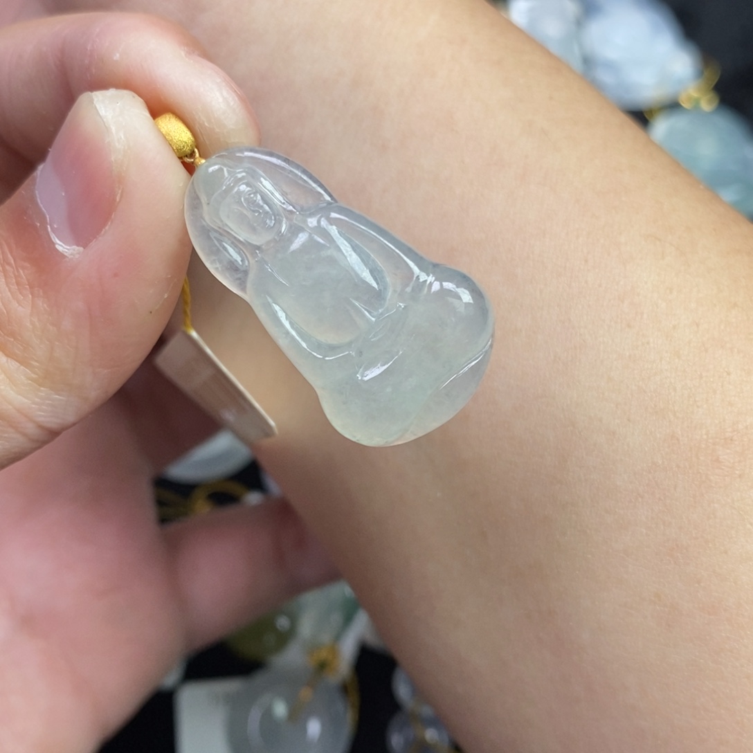 翡翠18K金镶嵌颈饰素衣观音