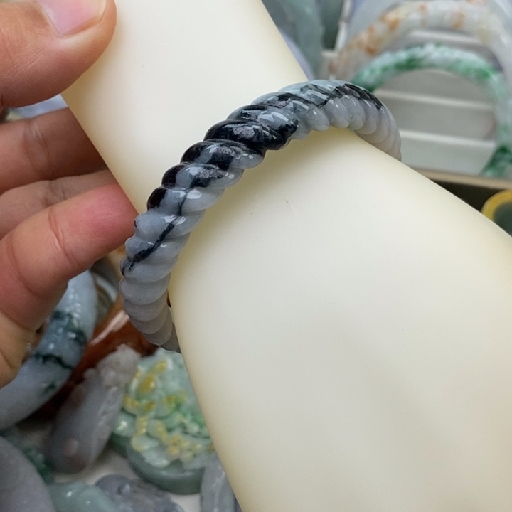 翡翠未镶嵌手镯55.2麻花239