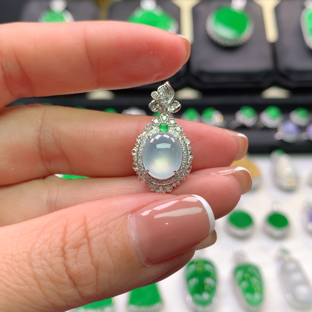 翡翠吊坠(不含链)18K金镶嵌