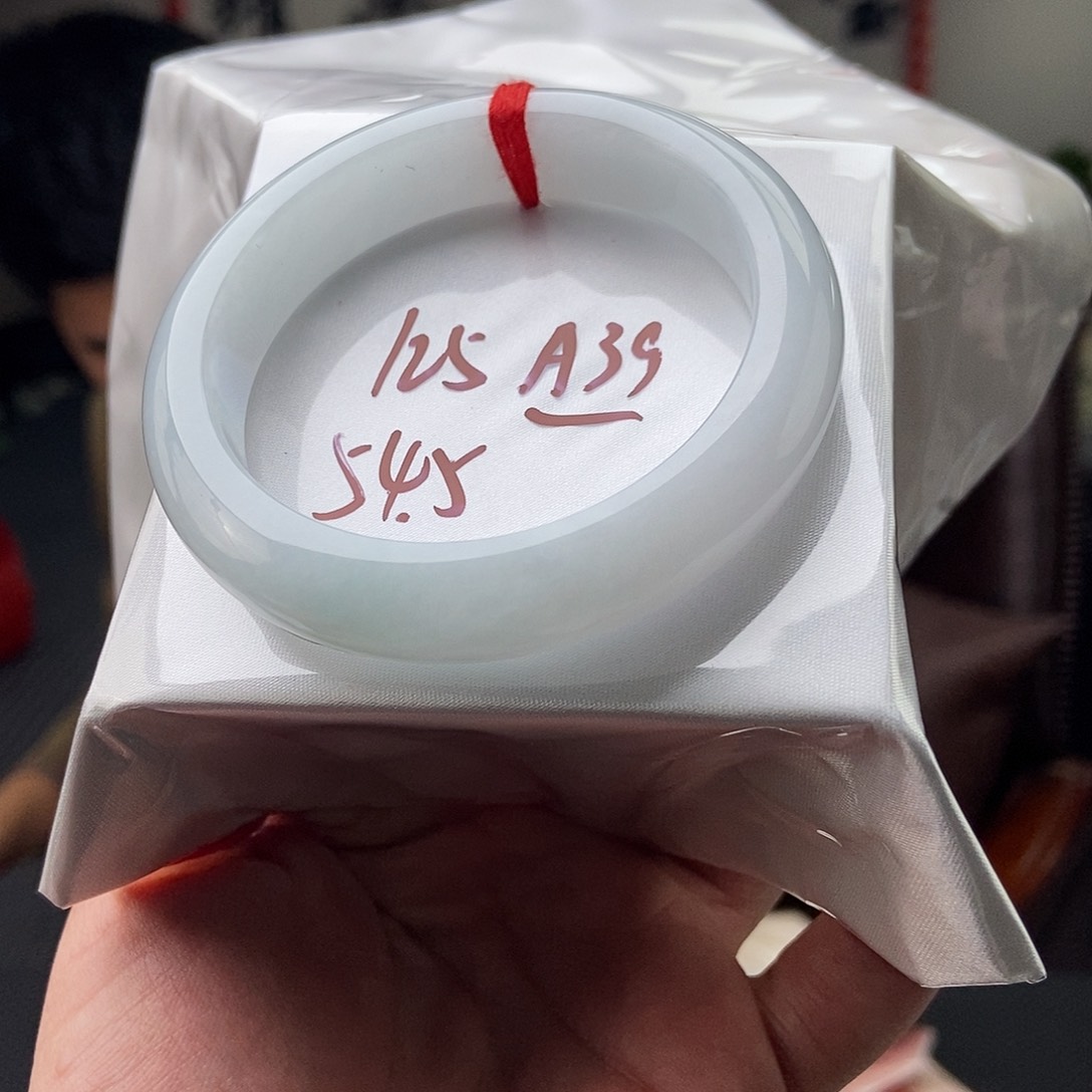 翡翠手镯未镶嵌拍一发一