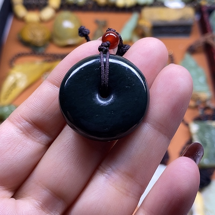 透闪石-蛇纹石玉未镶嵌吊坠(不含链)