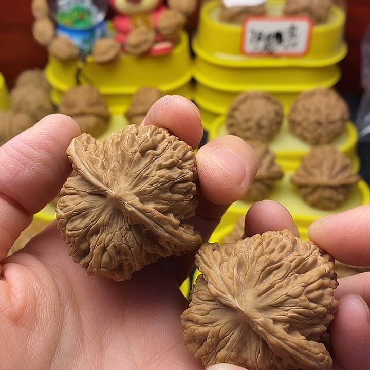 44尺四座楼文玩核桃