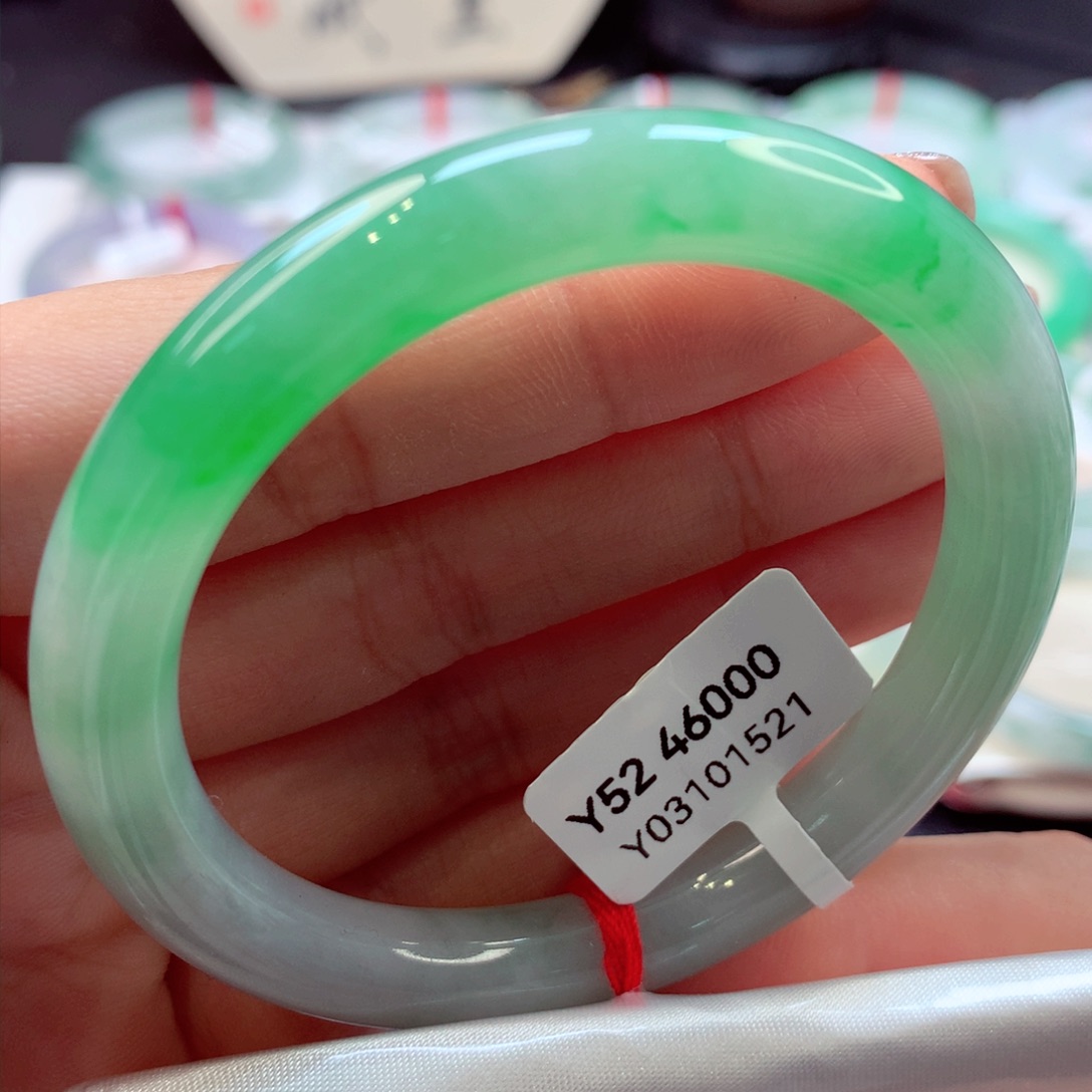 翡翠手镯未镶嵌17美人条77（冰起辣绿）