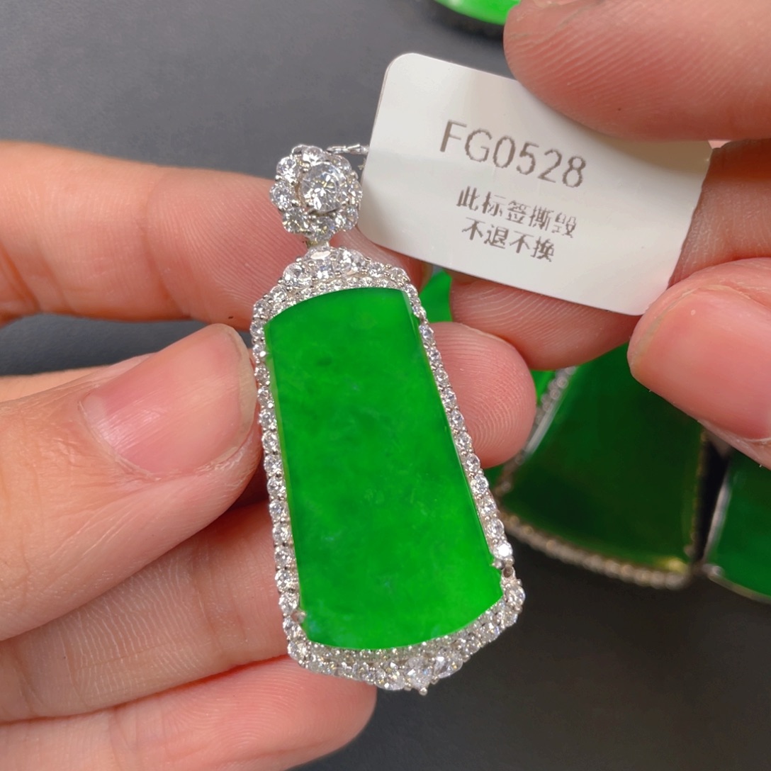 【闪购商品】颈饰银S925镶嵌翡翠翡翠