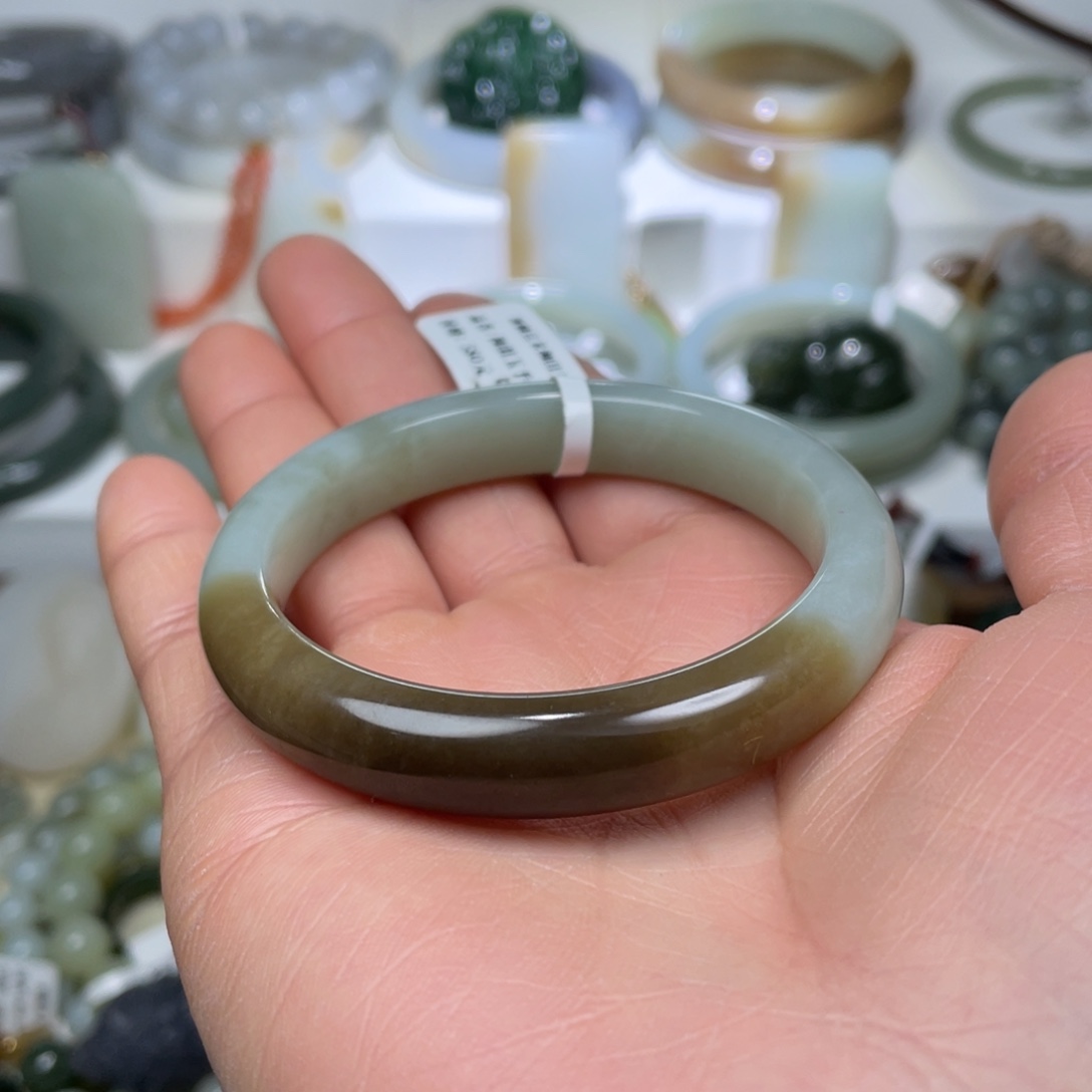 和田玉未镶嵌颈饰52圈口