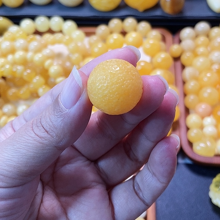 琥珀未镶嵌颈饰天然蜜蜡