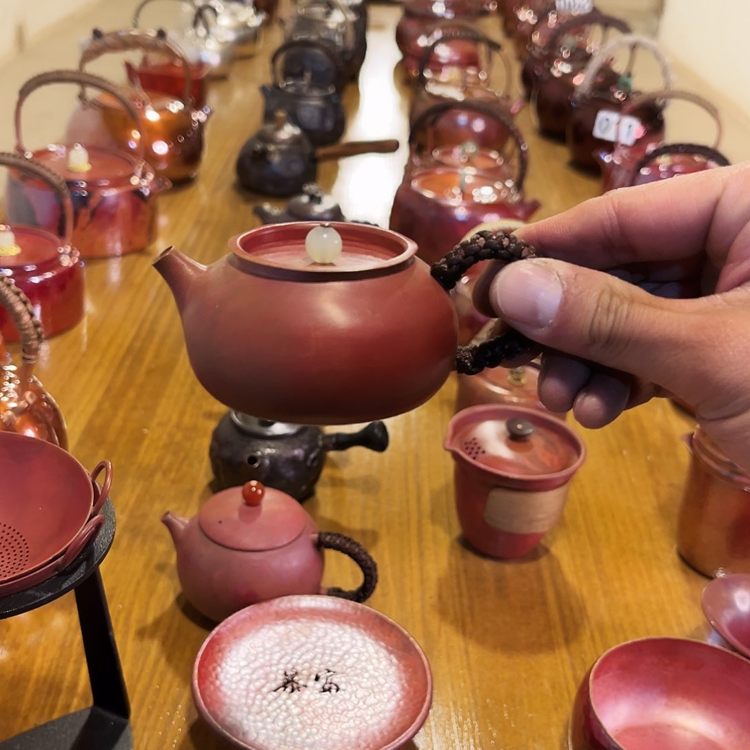 80小泡壶手工锻打工艺 