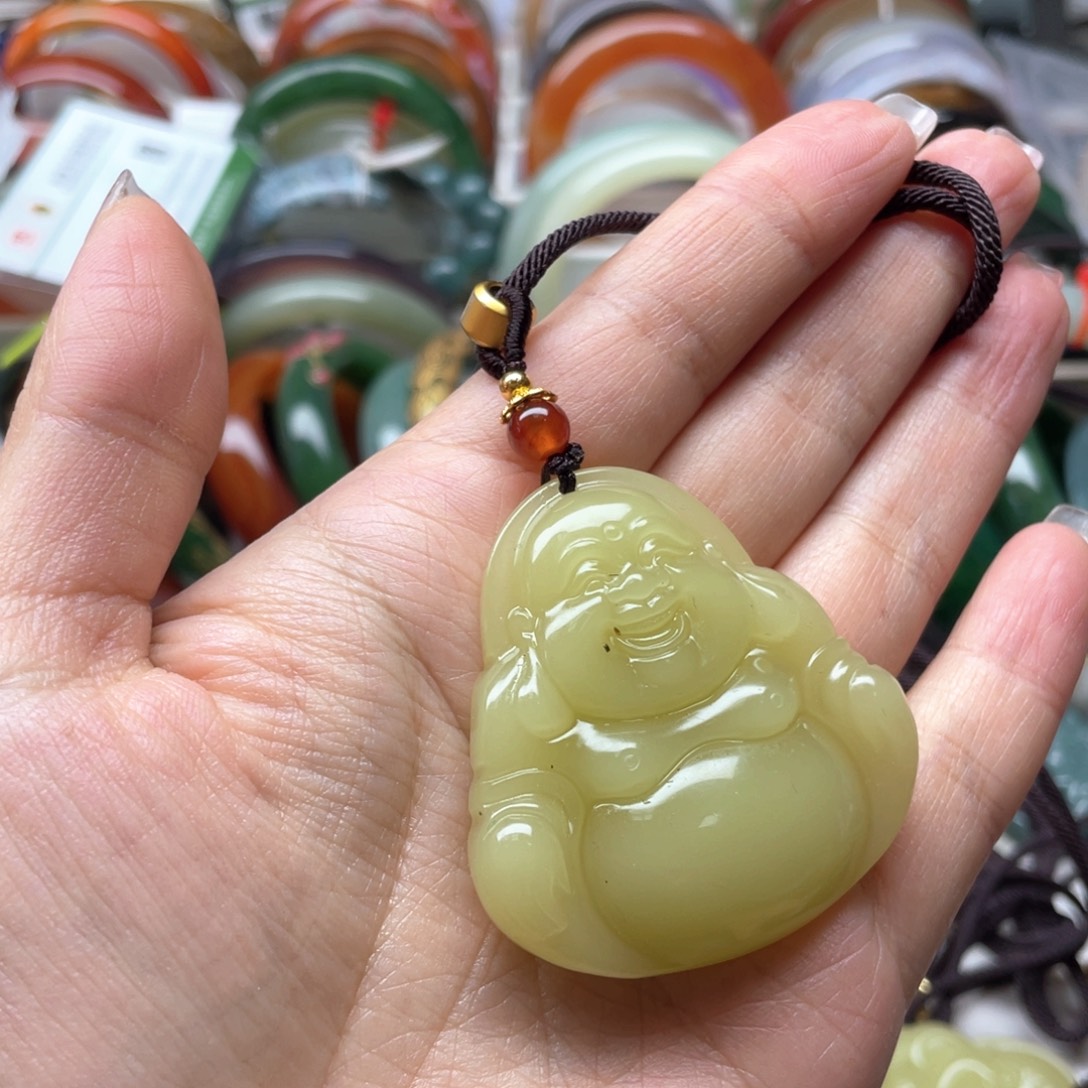 蛇纹石玉未镶嵌颈饰