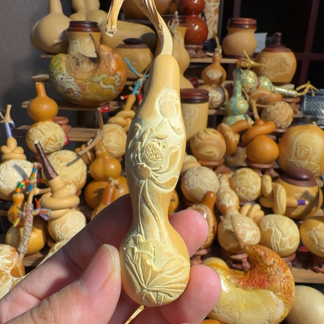 有机玻璃荷花本章雕刻