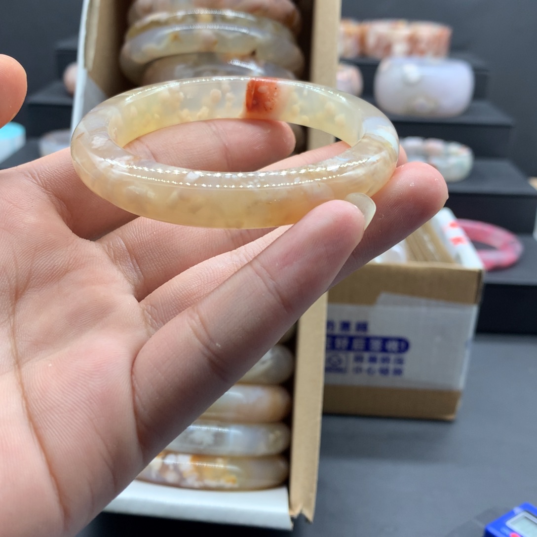 【闪购商品】玛瑙/玉髓颈饰未镶嵌y****n