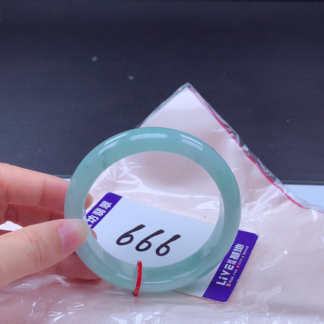 翡翠手镯未镶嵌手镯001749