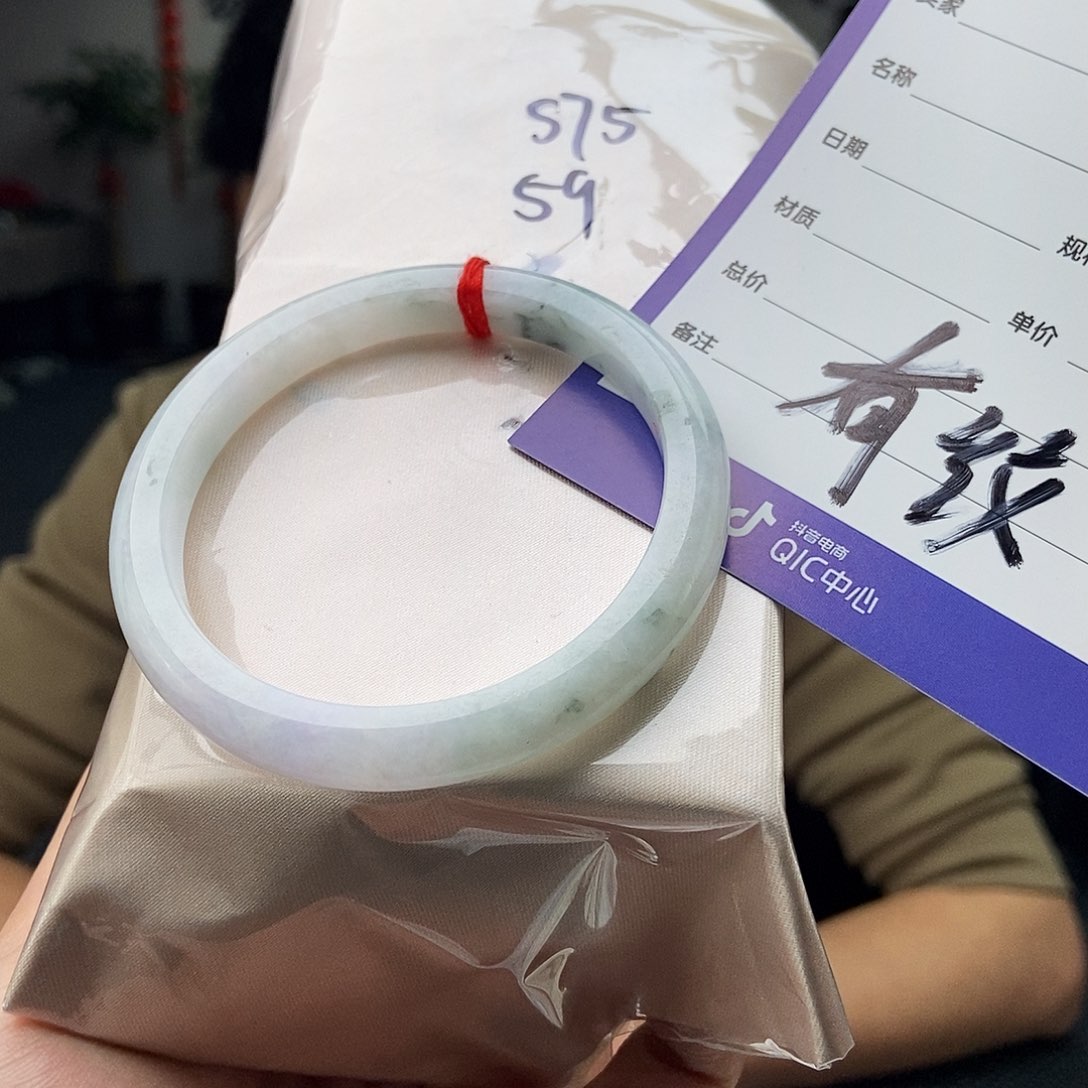 翡翠手镯未镶嵌拍一发一