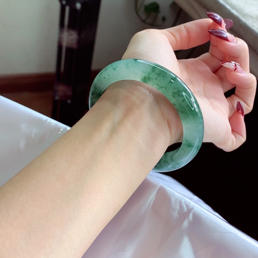 【闪购商品】翡翠手镯未镶嵌54.5 深邃绿花 灵