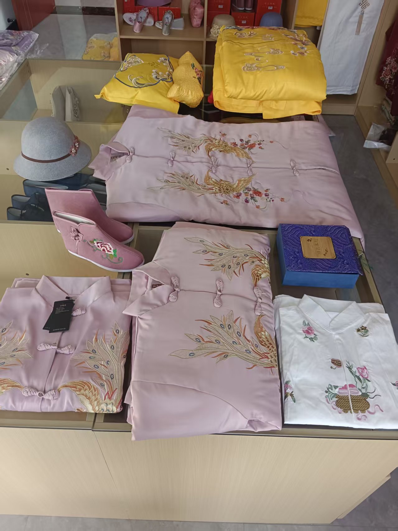 凤戏牡丹新中式传统女装新款刺绣爆款百年服