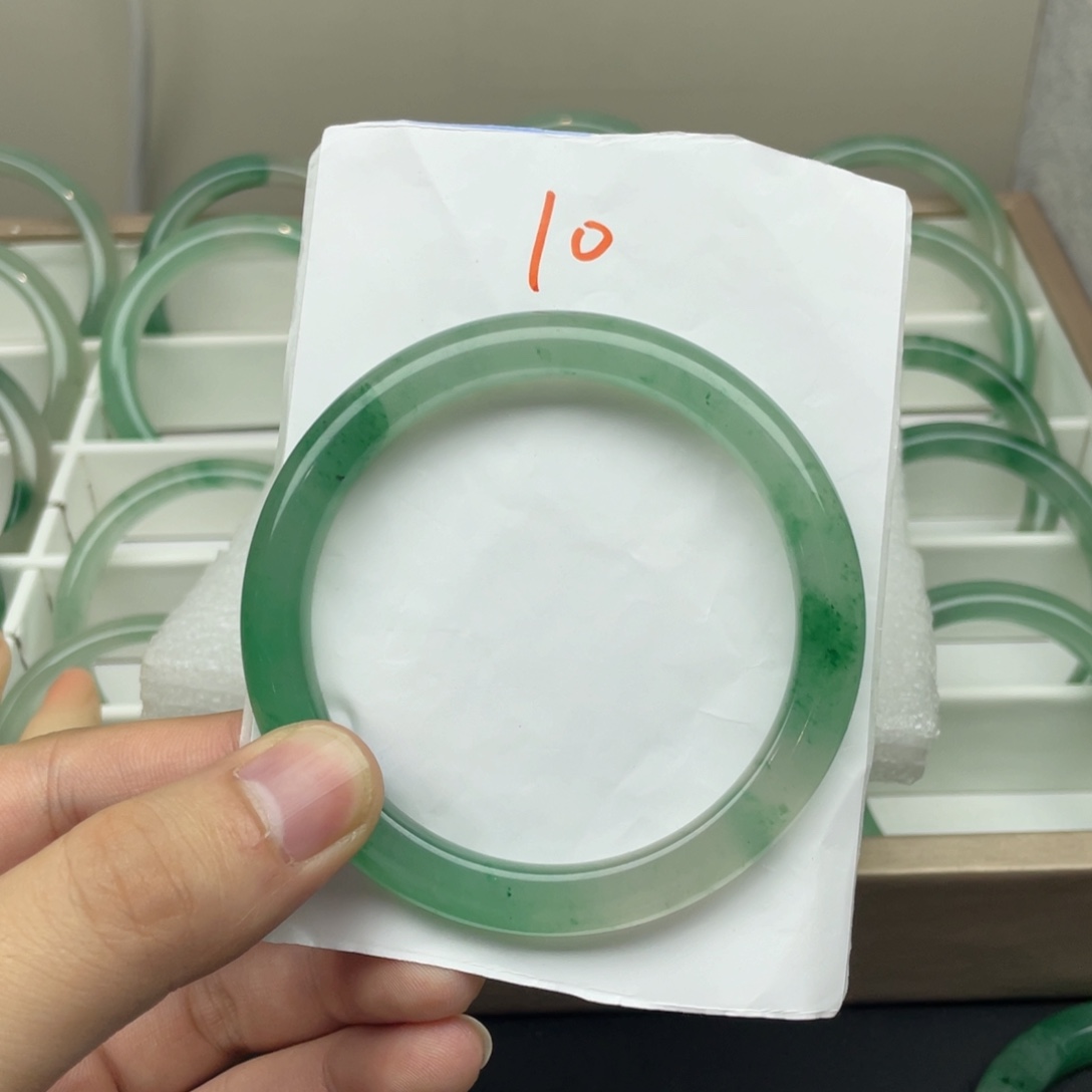 石英质玉（非洲翠）未镶嵌手镯10-59 j