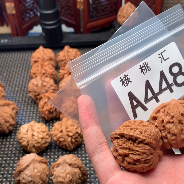 文玩核桃吊坠龙脉