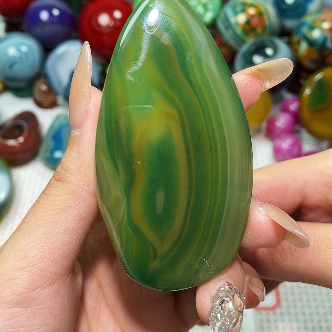 圆***满玛瑙/玉髓未镶嵌珠宝奇石