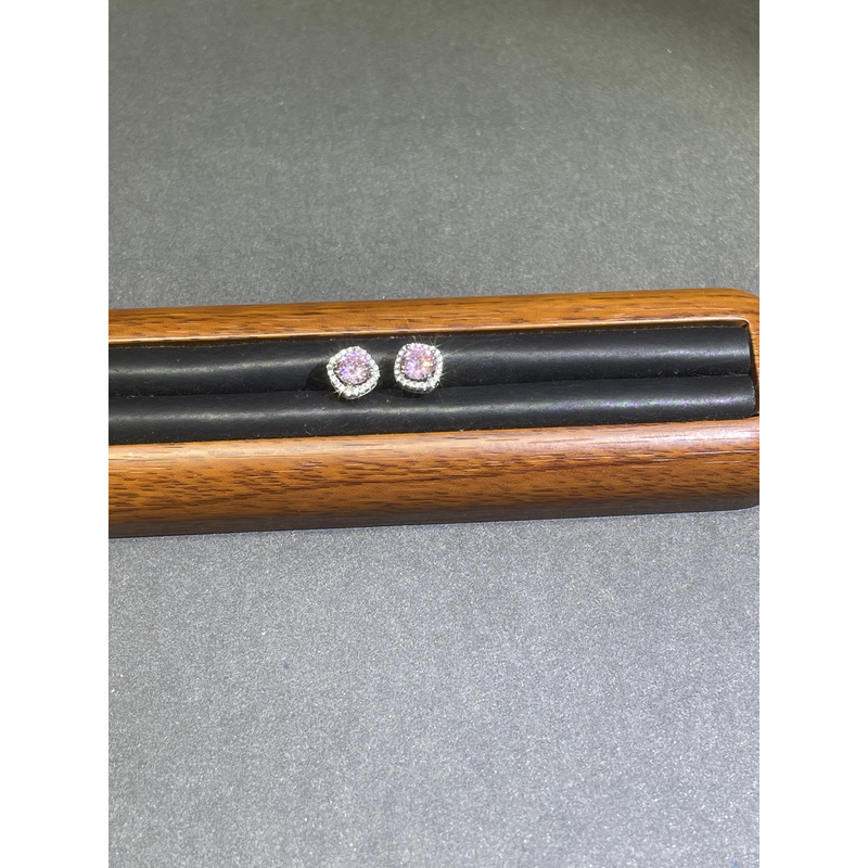 a7129白色粉方包耳钉多样发