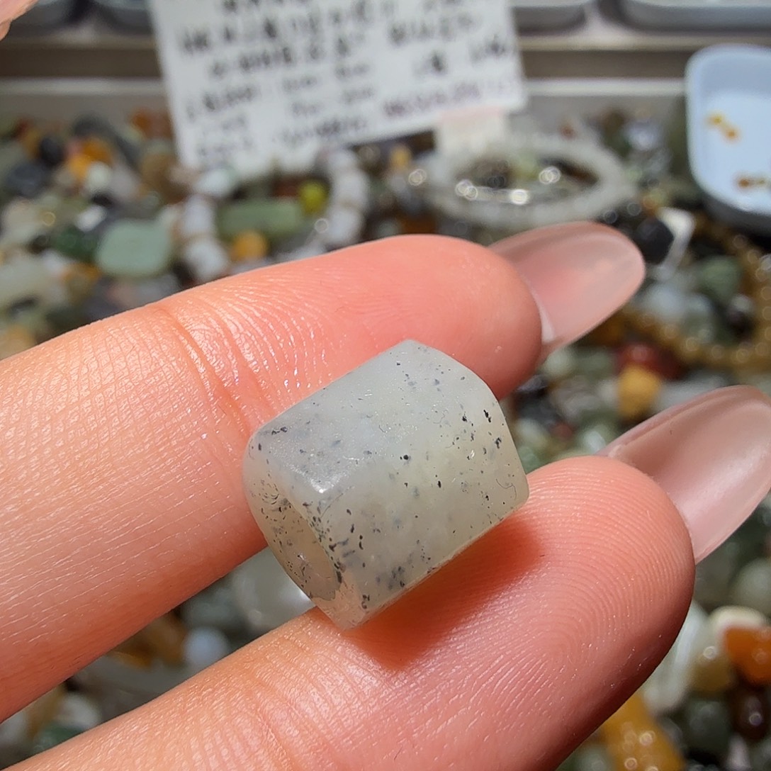 和田玉未镶嵌珠宝奇石