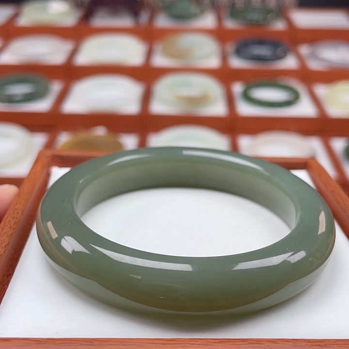 和田玉未镶嵌手镯新疆且末