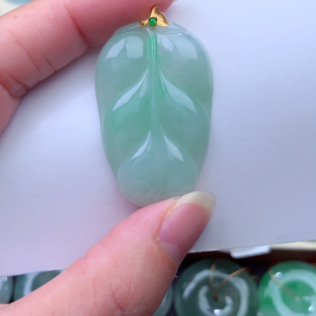 翡翠吊坠(不含链)18K金镶嵌