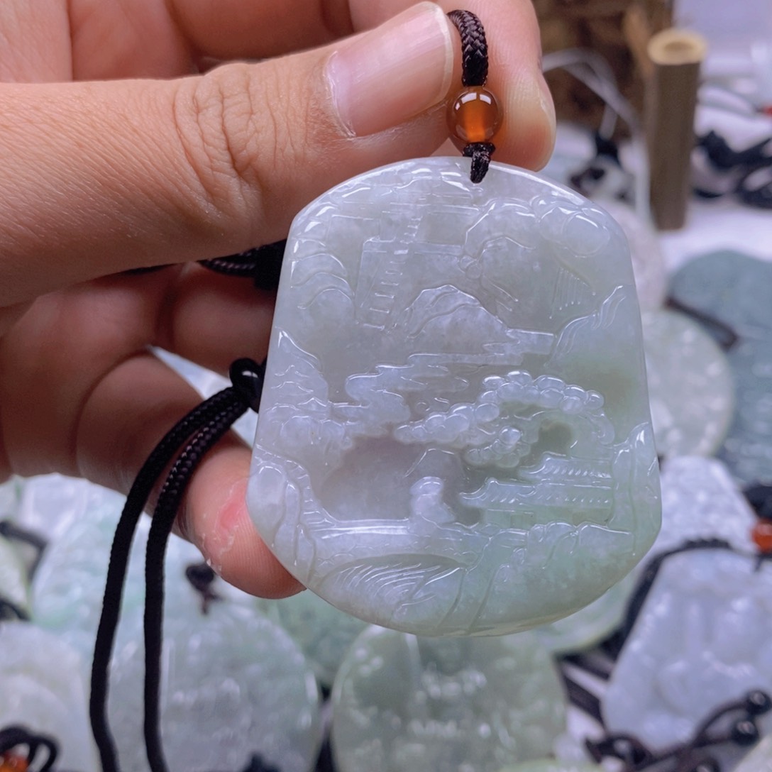 翡翠颈饰未镶嵌翡翠