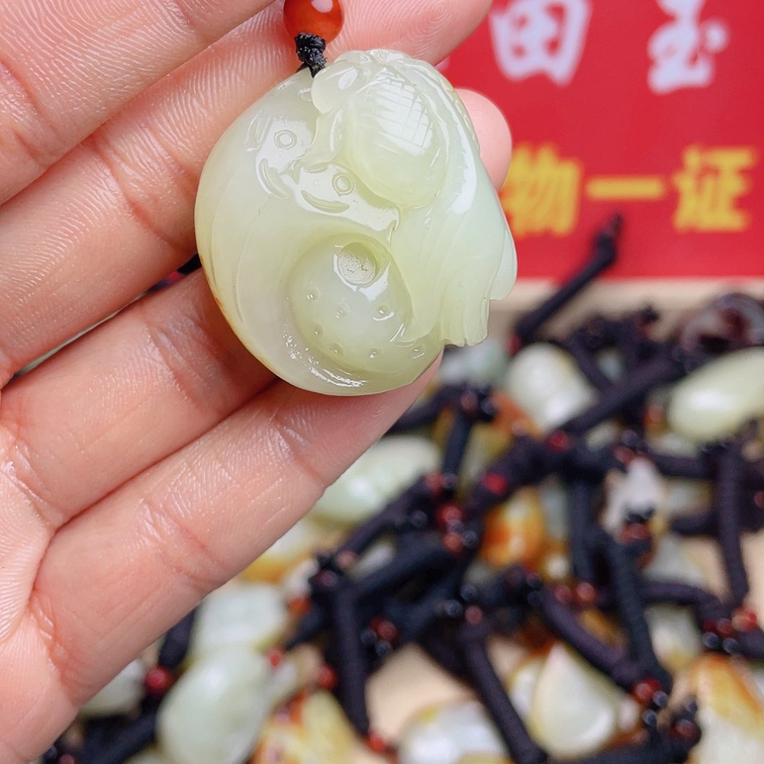 和田玉颈饰未镶嵌