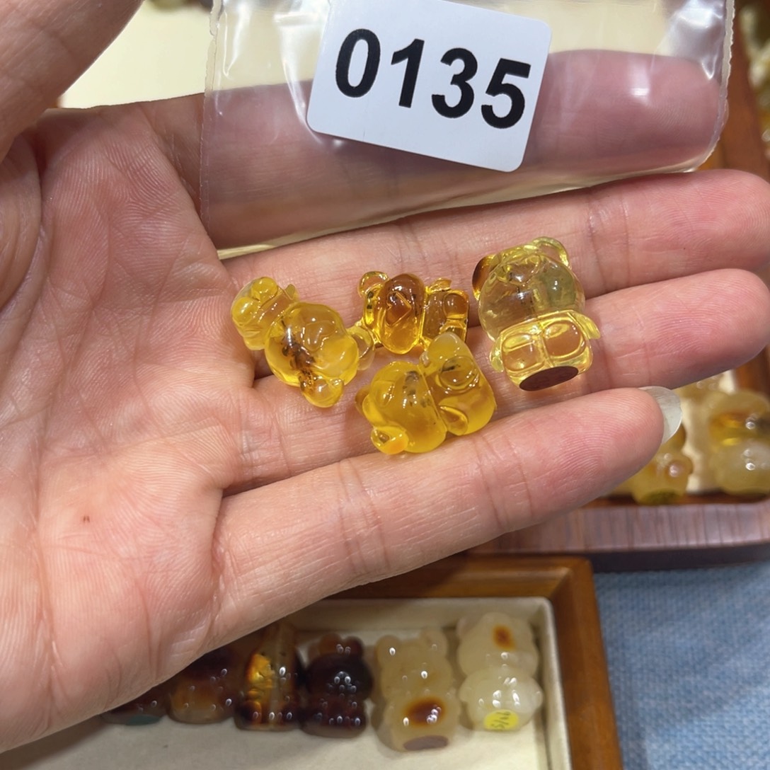 琥珀珠宝奇石未镶嵌