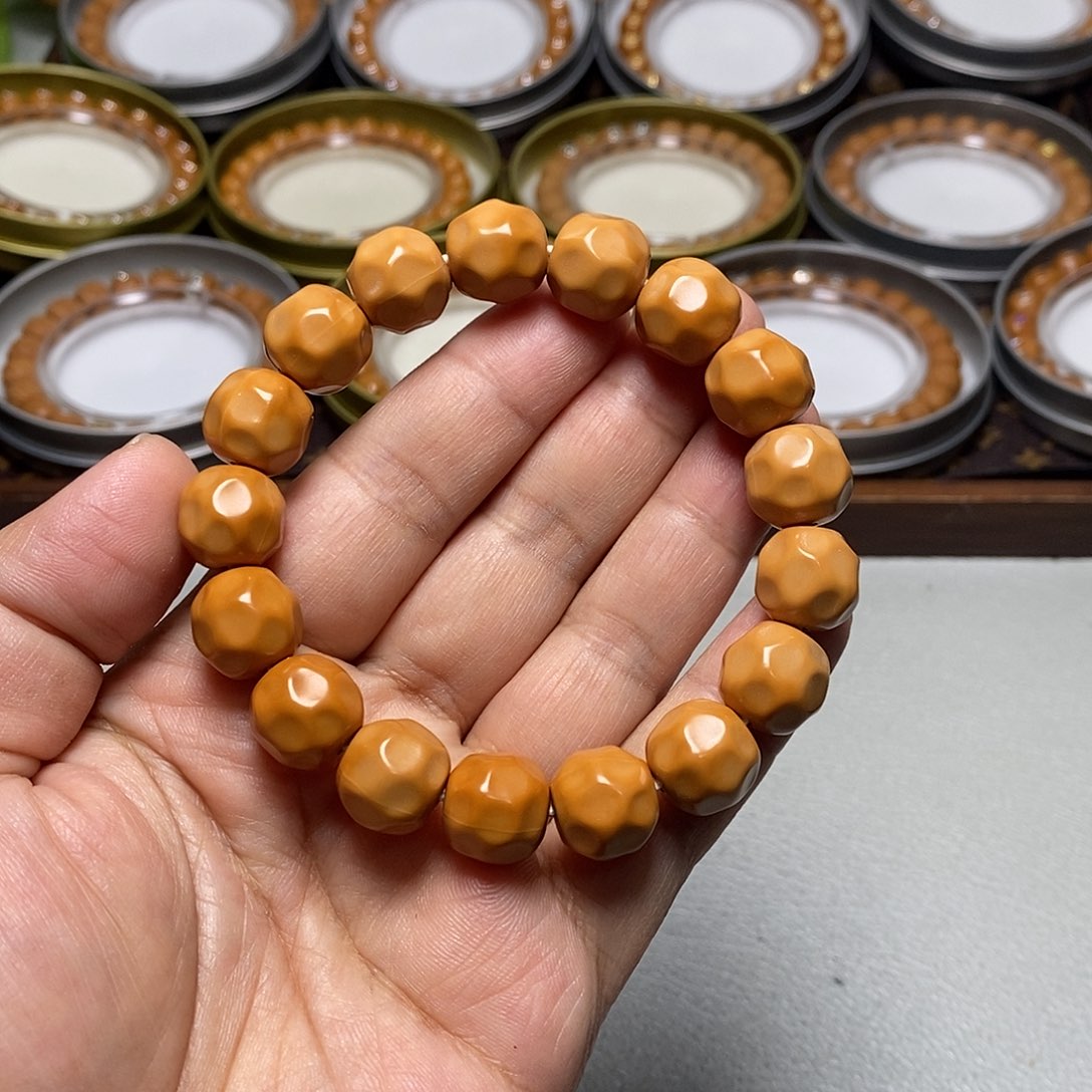 猴头核桃手串1号全品龙炎奶酪13左右