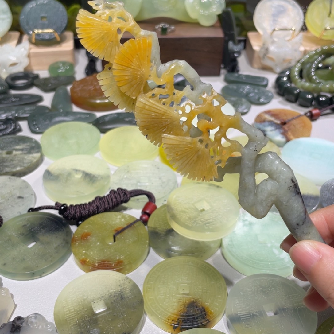 岫玉未镶嵌颈饰发簪