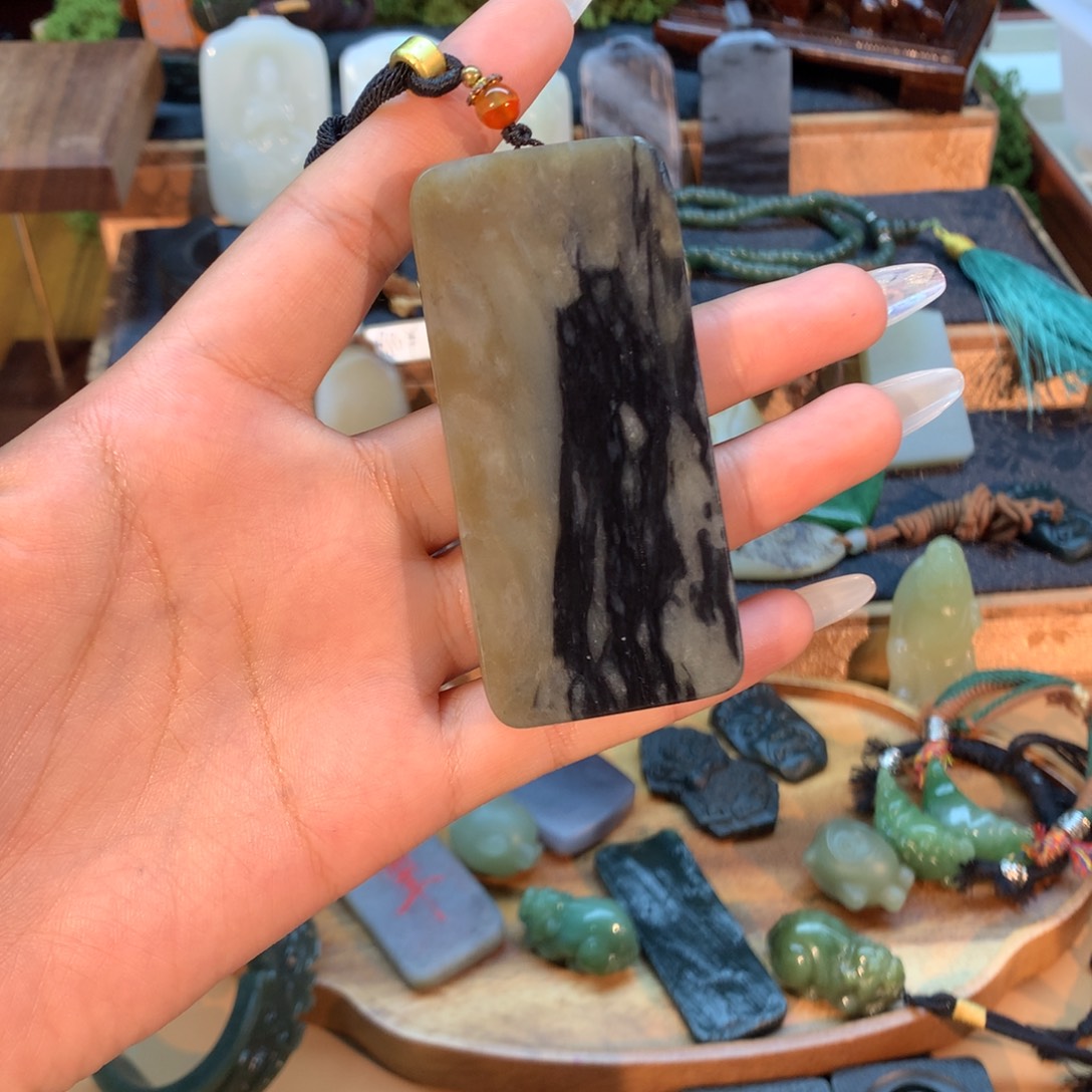 和田玉（糖玉）未镶嵌挂件