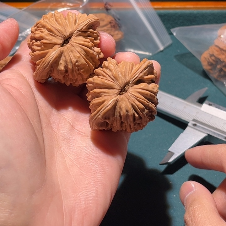 M***把件文玩核桃45楼子