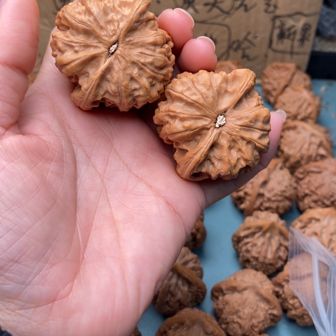 S***n吊坠文玩核桃靠山王17