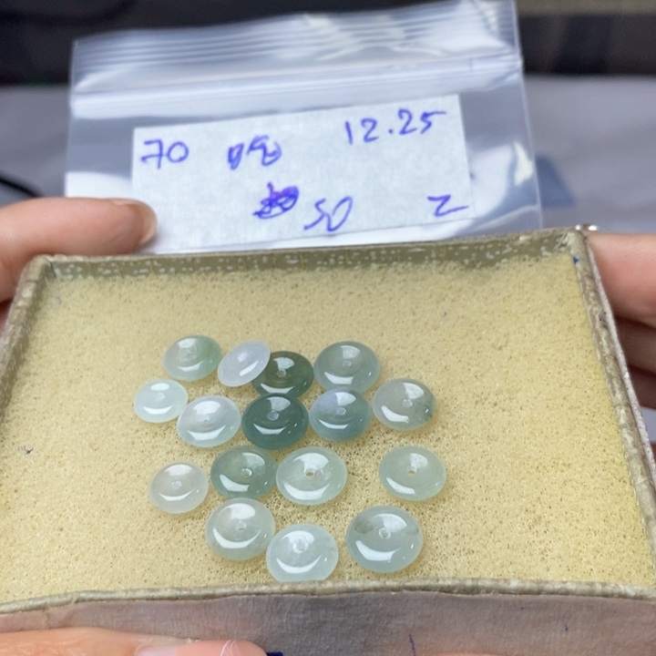 吃***猴定制翡翠未镶嵌不退