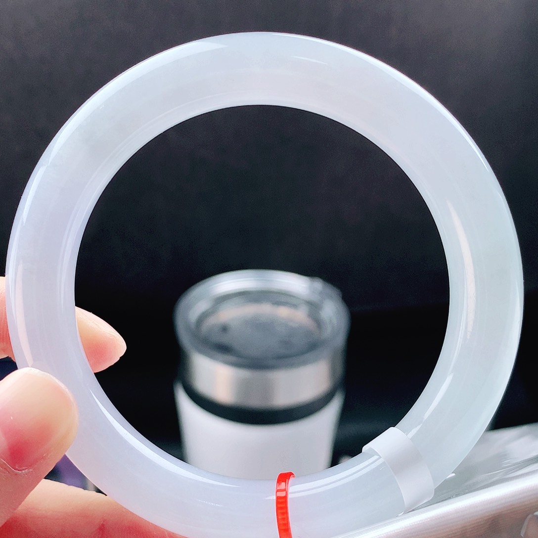 未镶嵌手镯（圆镯）翡翠59胖白月光