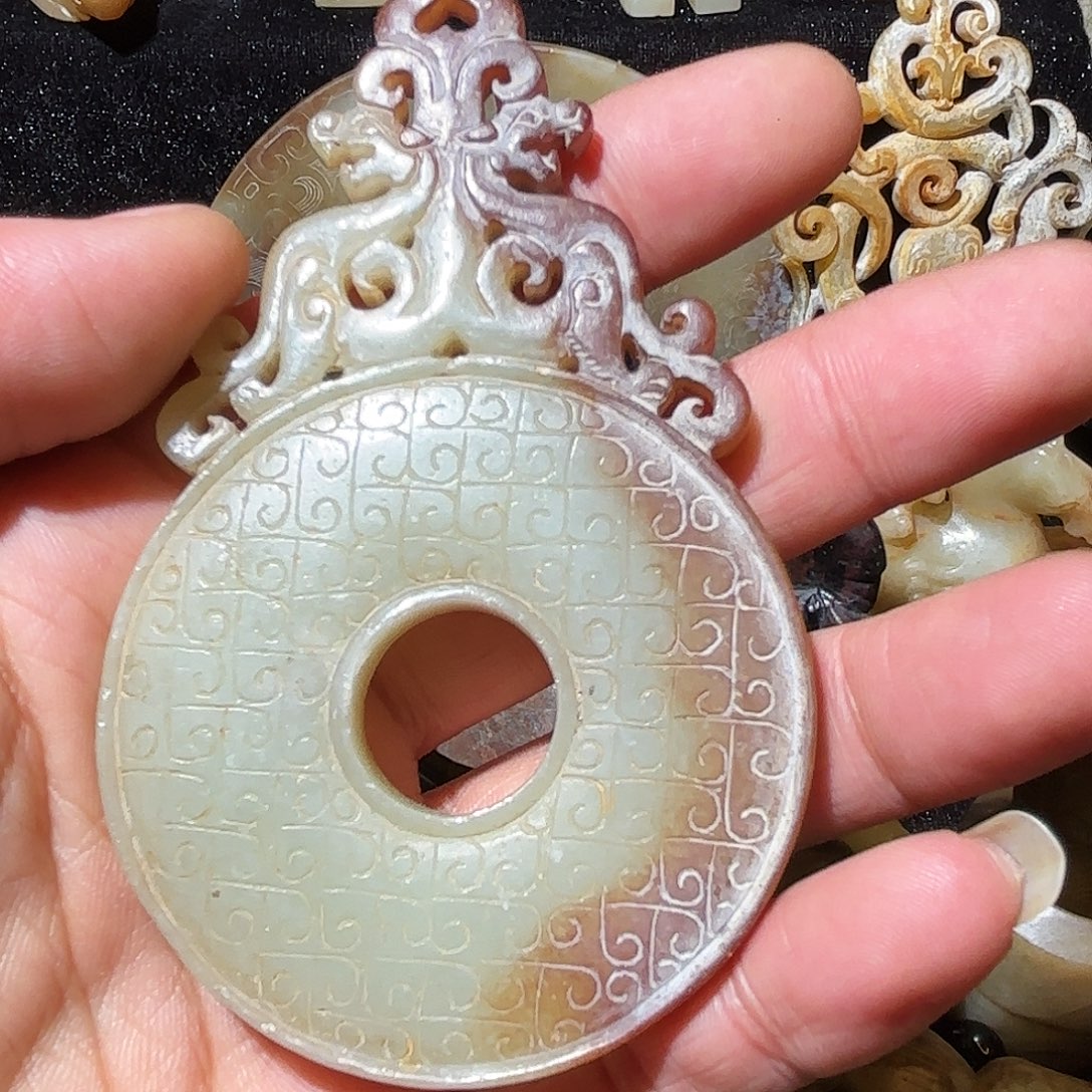 阳***孩和田玉（糖玉）未镶嵌颈饰