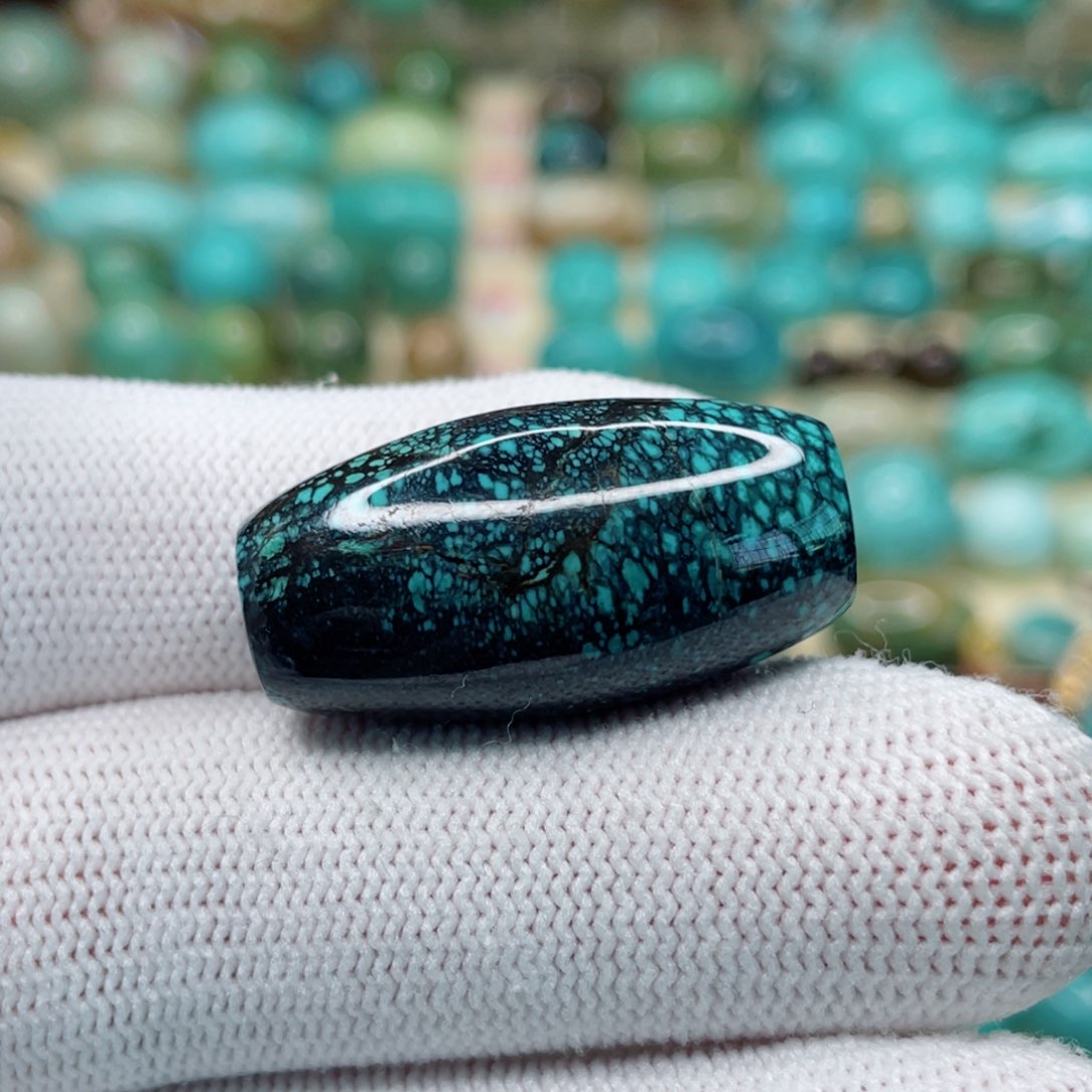 未镶嵌绿松石颈饰