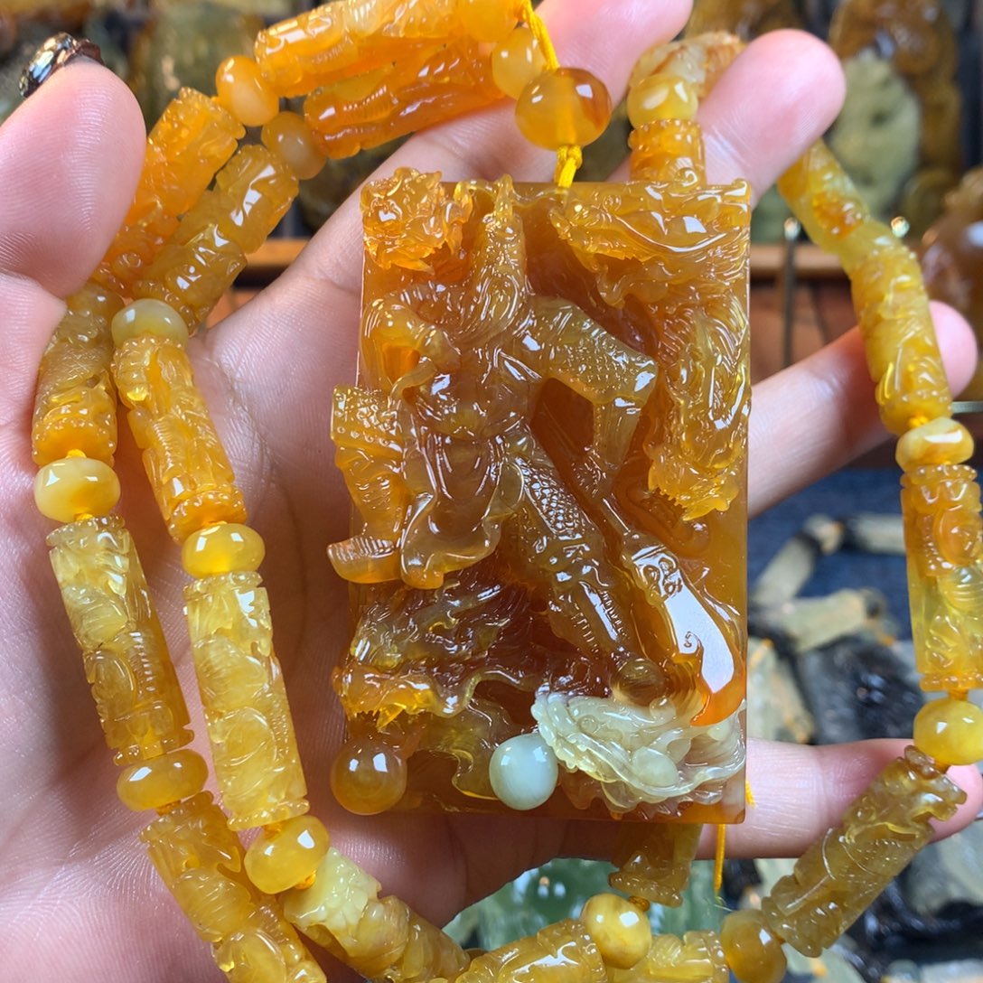 无***心蛇纹石玉未镶嵌颈饰