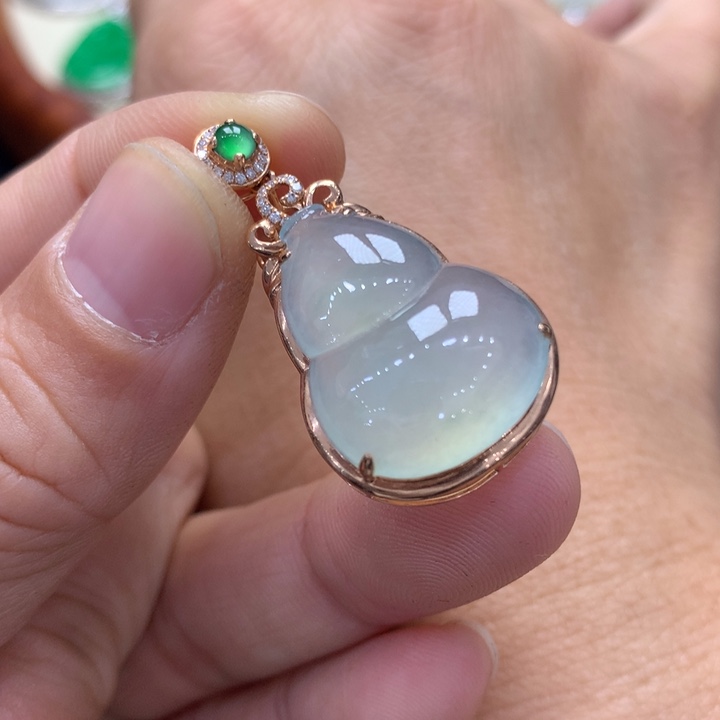 翡翠吊坠(不含链)18K金镶嵌