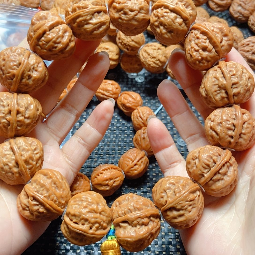 文玩核桃手串请****。补差价