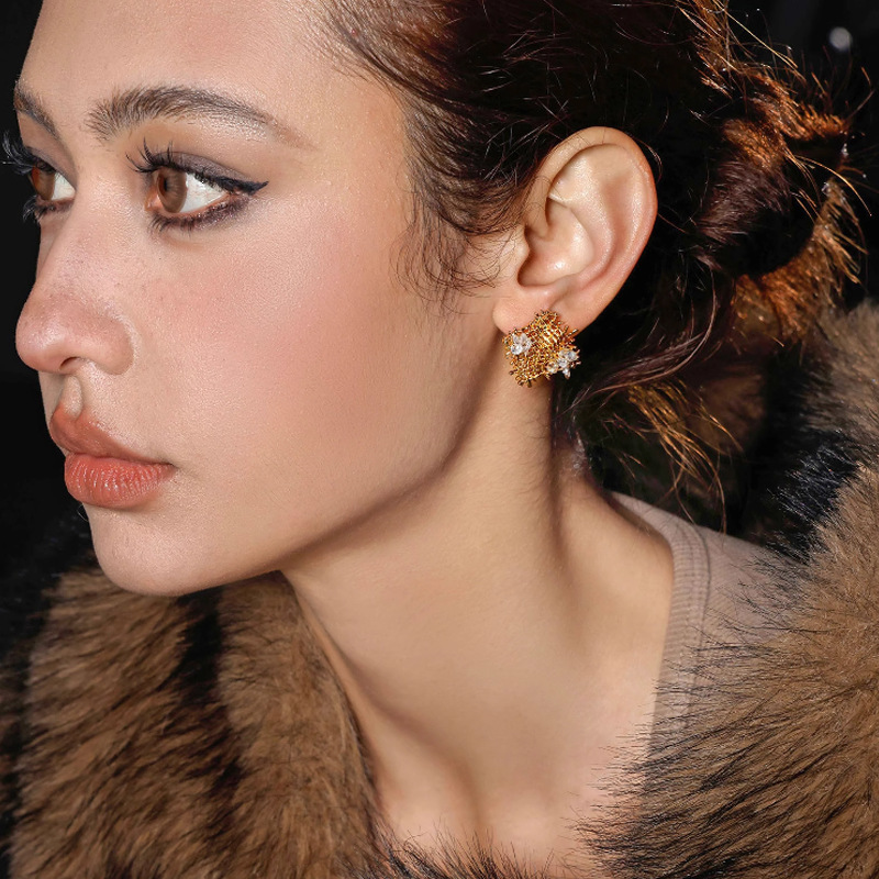 黄铜锆石耳饰 欧美复古不规则编织锆石耳钉女轻奢高级设计感11