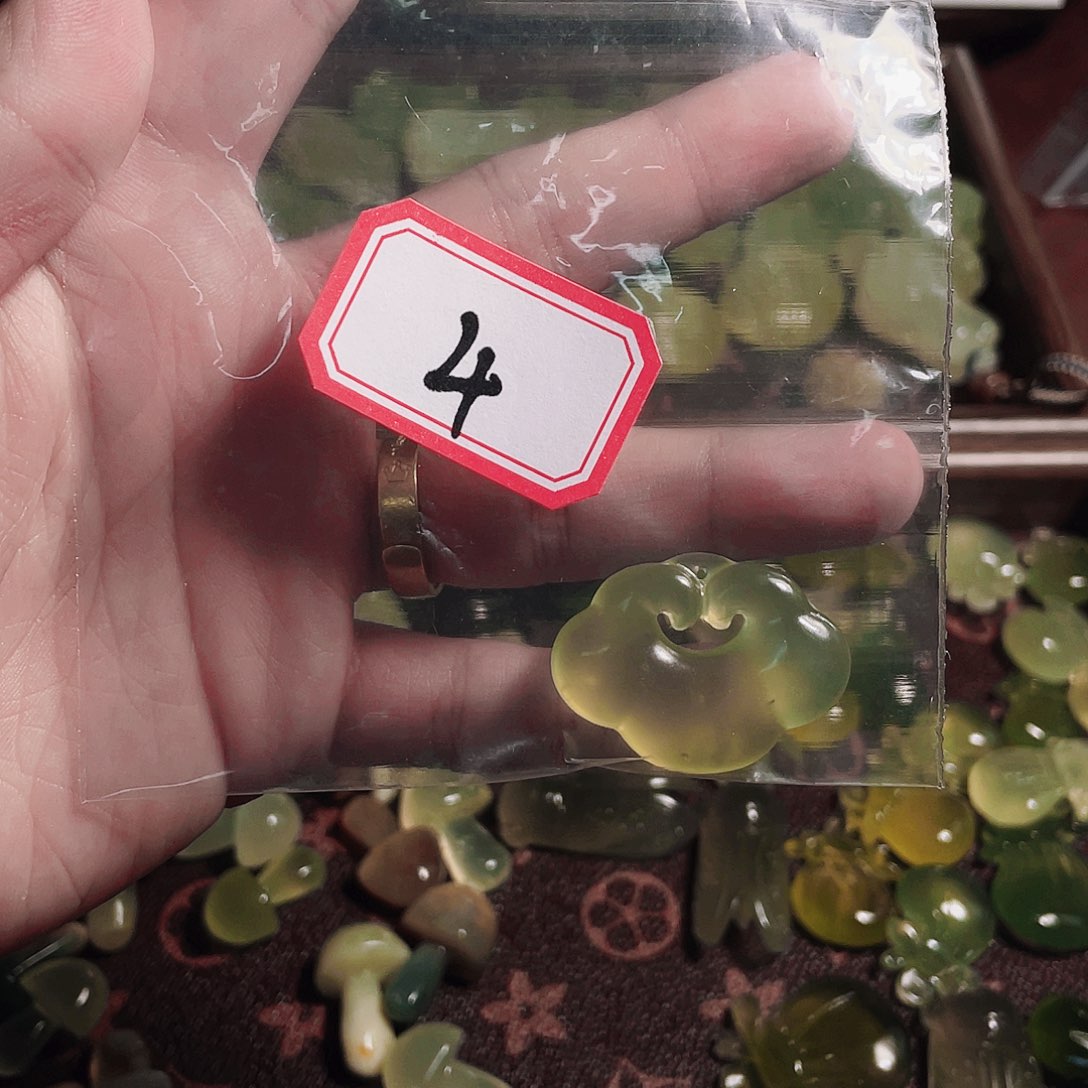 蛇纹石玉合金颈饰