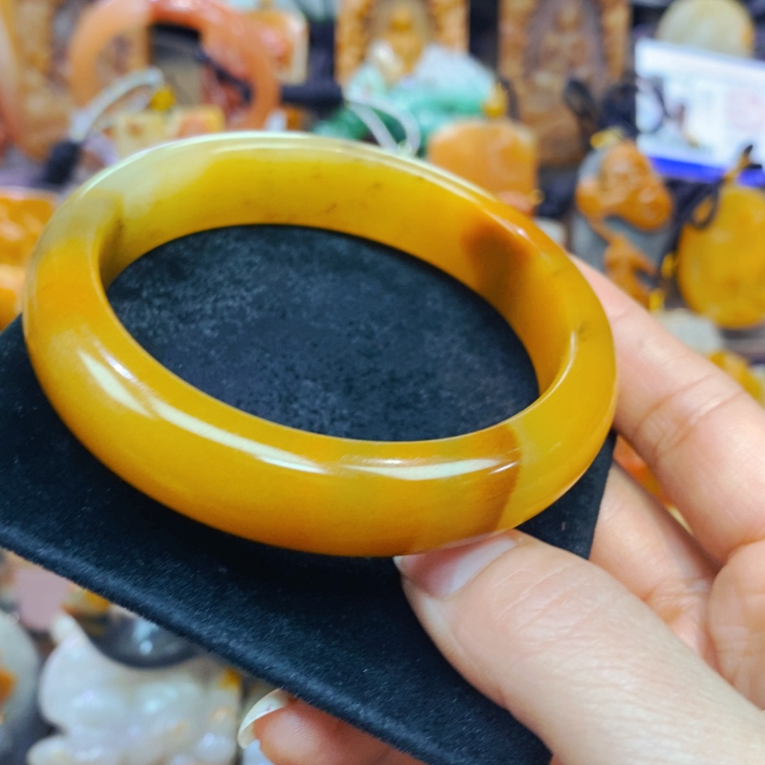 未镶嵌石英质玉（黄龙玉）吊坠(不含链)