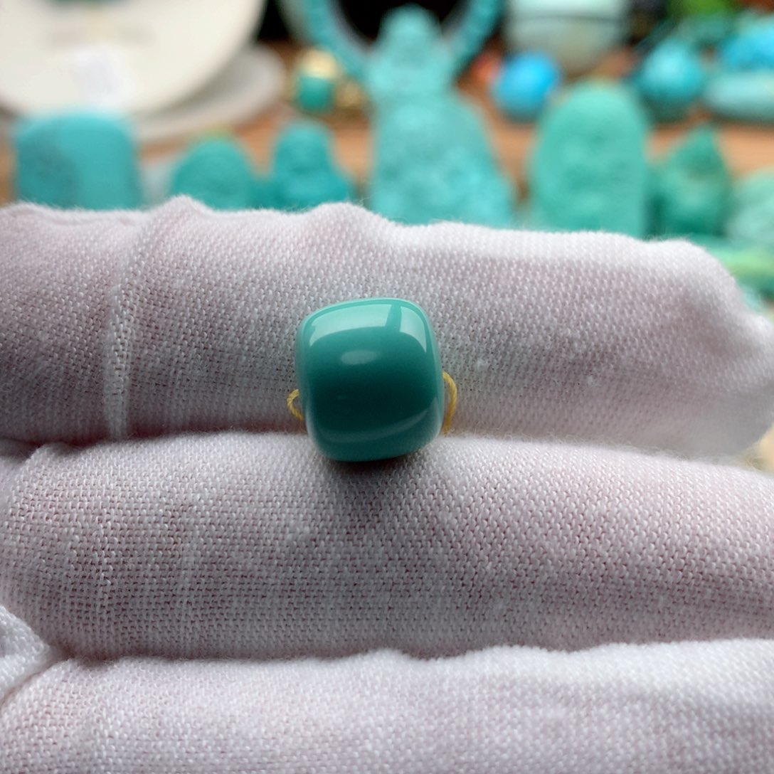 绿松石颈饰未镶嵌