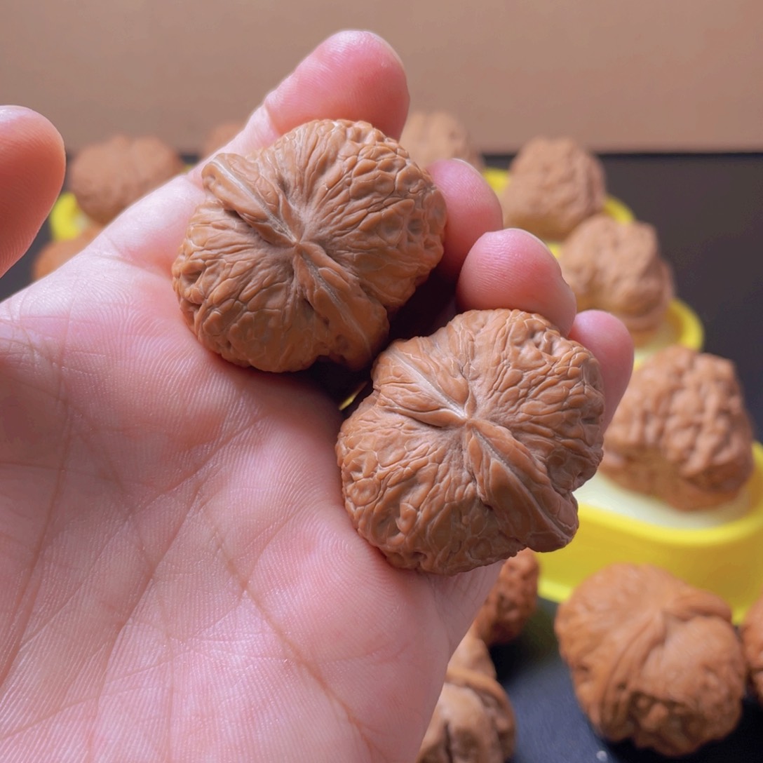 把件文玩核桃呈*熙核桃