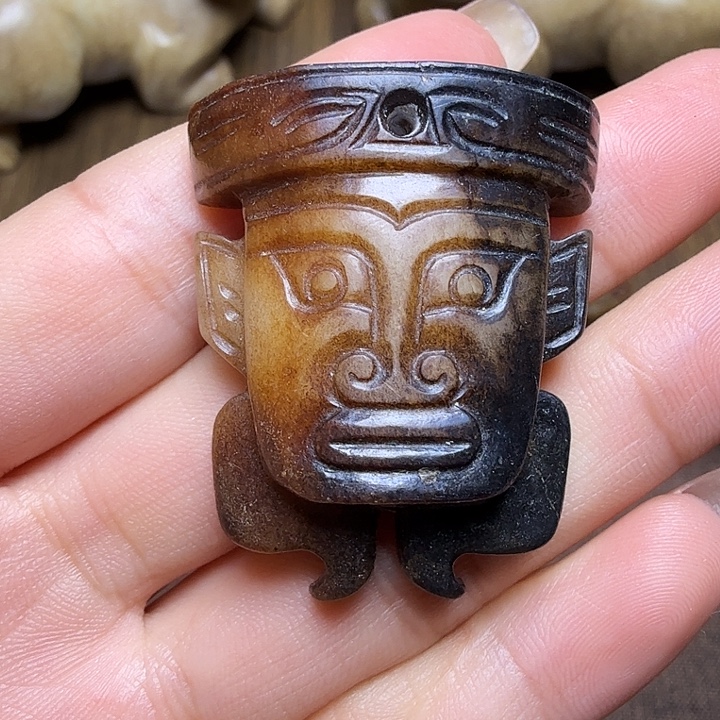 郝***迎和田玉（糖玉）未镶嵌颈饰