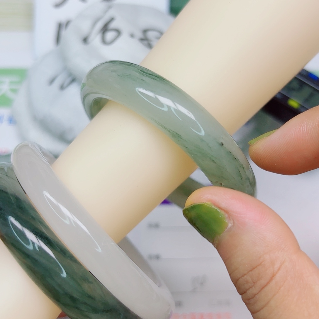 未镶嵌手镯石英质玉27/5455