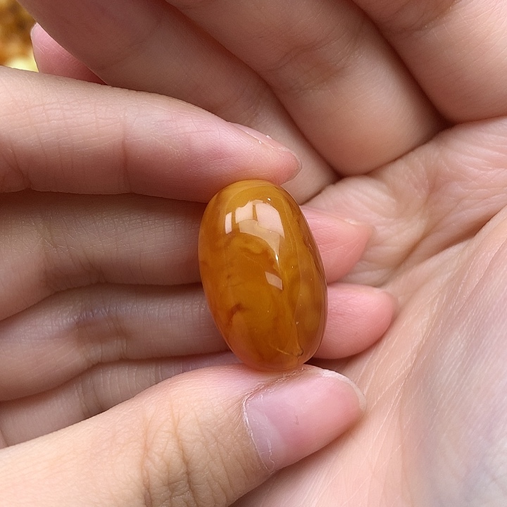 蜜蜡未镶嵌珠宝奇石